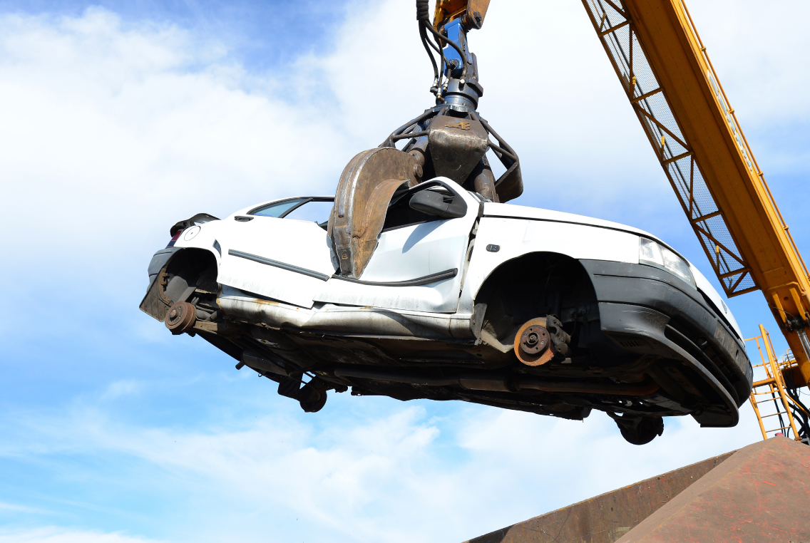 enlèvement d'èpaves automobiles à Durdat-Larequille près de Montluçon dans l'Allier 03